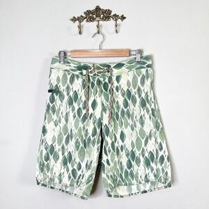 Patagonia Mens 30 Green Leaf Print Wavefarer Board Shorts 86555 Swim Trunks 9 In